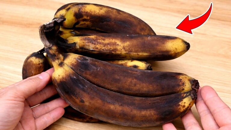Questo semplice gesto trasforma le banane marce in un tesoro per il tuo giardino…